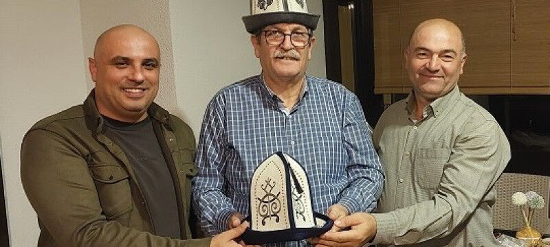 Ecz. Selçuk Arslan’a Kırgızistan Ak Kalpakları