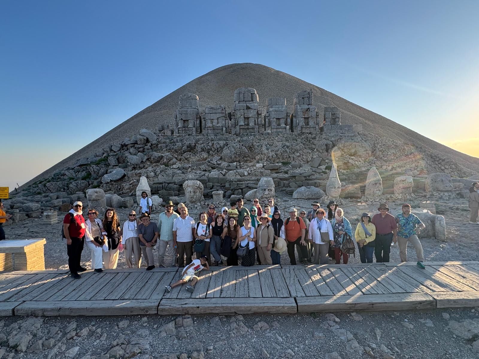 14 Akça Koca Kafilesi Nemrut'un Zirvesinde