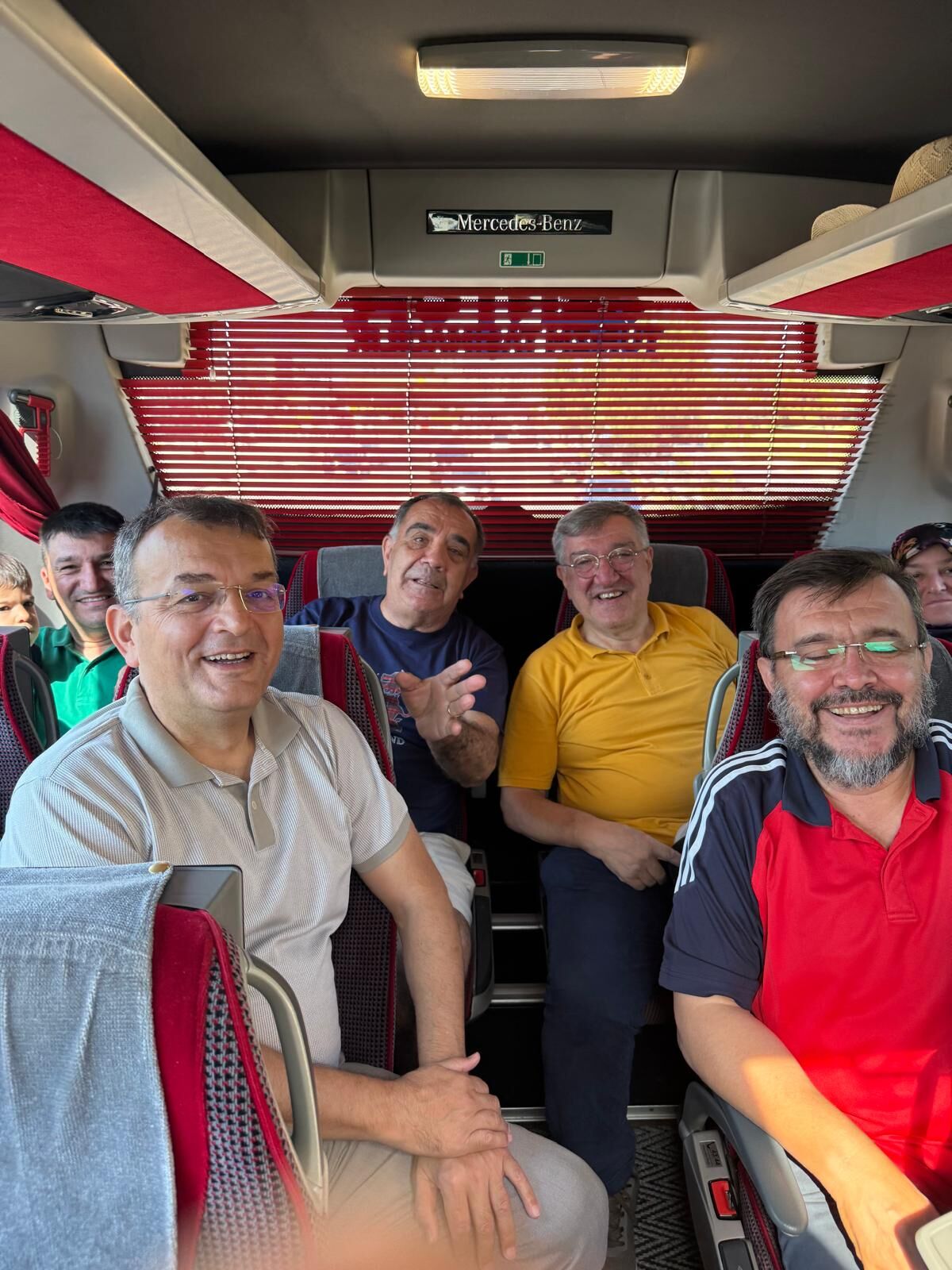 6 Hasan Uzunhasanoğlu, Mehmet Maçil, Necati Büyükkaya, Esener Maçil Ve Mustafa Maçil Meşhur Arka Beşlide