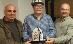 Ecz. Selçuk Arslan’a Kırgızistan Ak Kalpakları