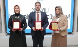2025 Yılı İlimde Bilgelik Ödülleri 3 Kişiye Verildi