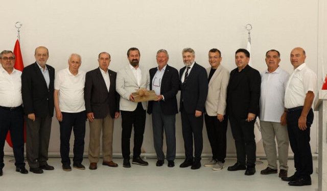 Özbekistan Başkonsolosu Abdunazarov KOVİAD'ta