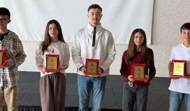 Akça Koca Platformu Gençleri Ödüllendirdi