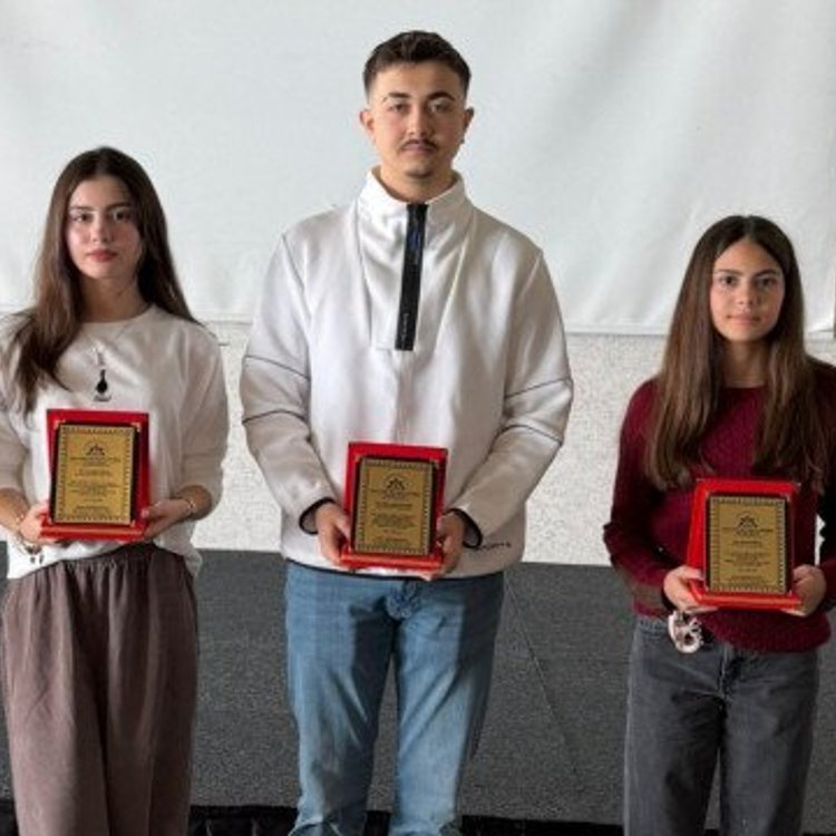 Akça Koca Platformu Gençleri Ödüllendirdi