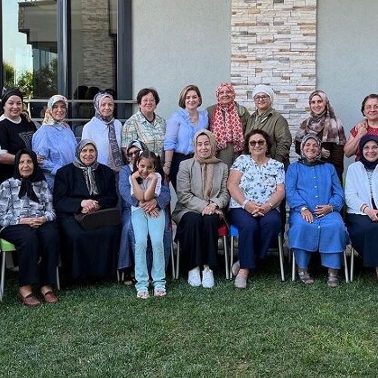 Aydemir Ailesinin Bahçesinde Yaza Merhaba Toplantısı