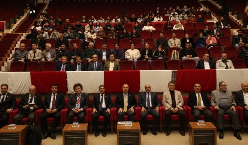 Şırnak’ta “Dostluğun Sesi Fethi Gemuhluoğlu” Paneli Düzenlendi