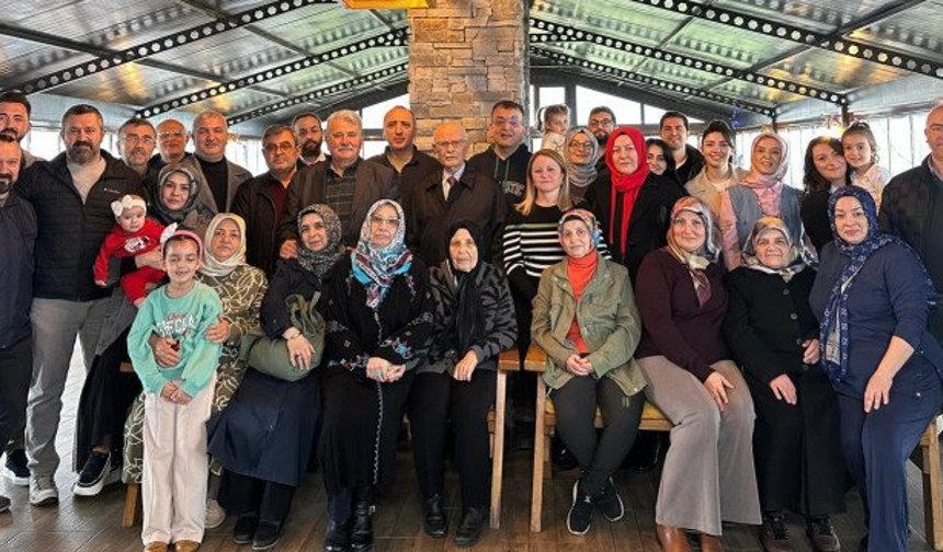 Akça Koca Hem Bayramlaştı Hem Asker Uğurladı