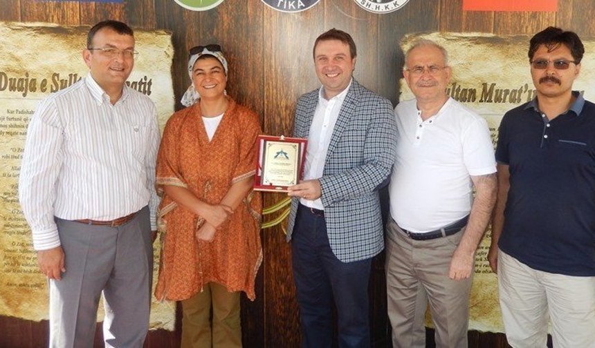 THY Kosova Tem. Genel. Müd. Gökhan HACIİBRAHİMOĞLU’na Plaket -4